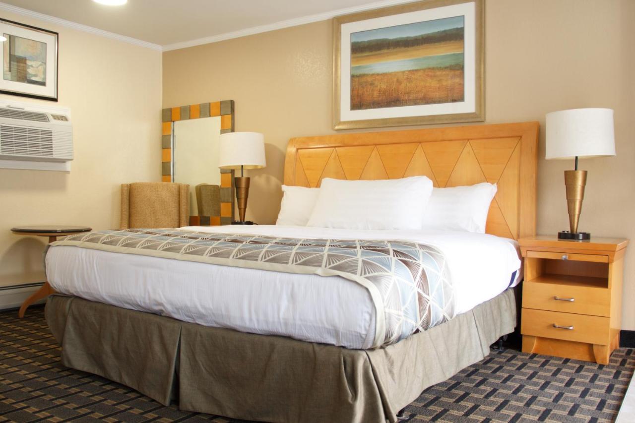 Mount Royal Inn Adams Bagian luar foto