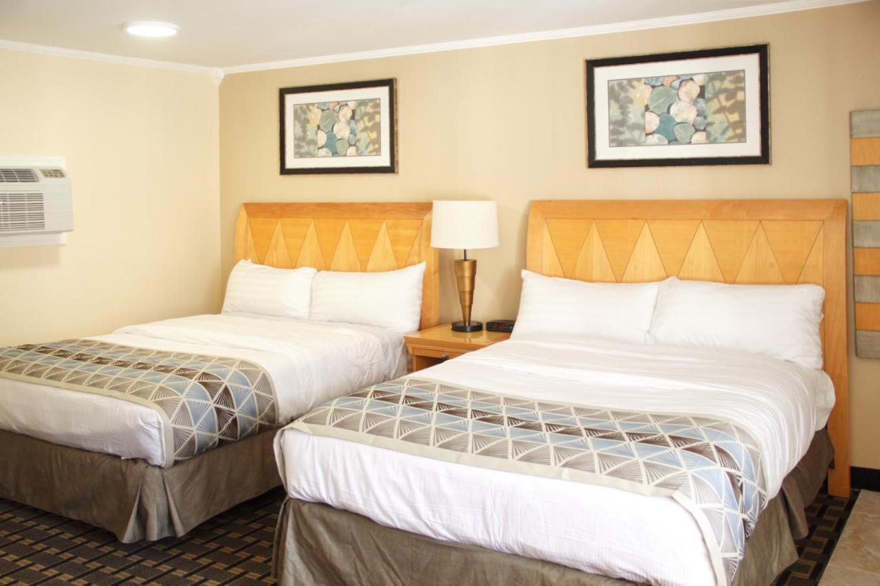 Mount Royal Inn Adams Bagian luar foto