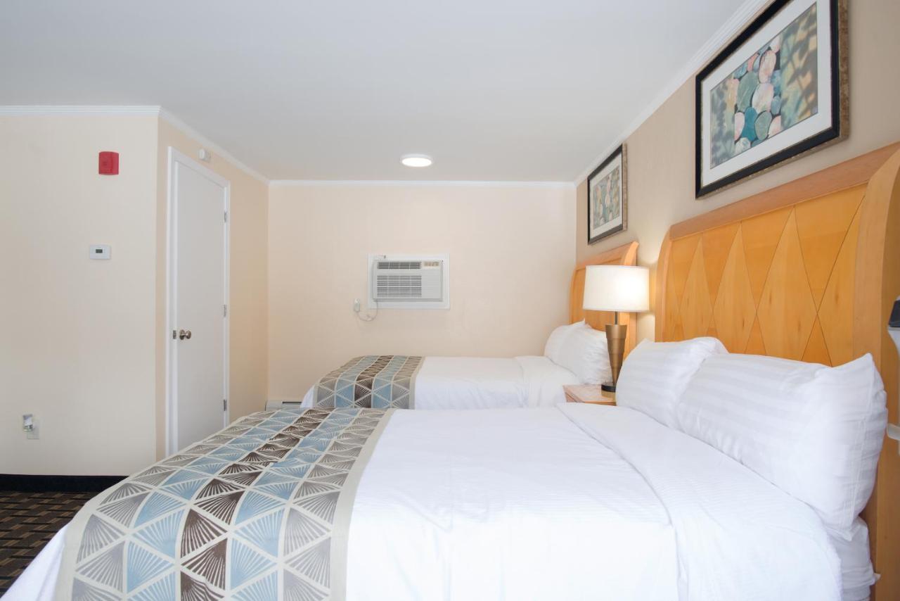Mount Royal Inn Adams Bagian luar foto