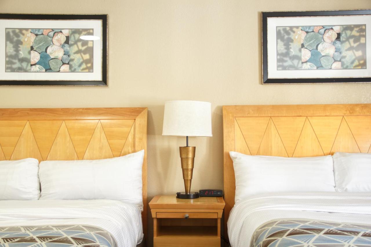 Mount Royal Inn Adams Bagian luar foto